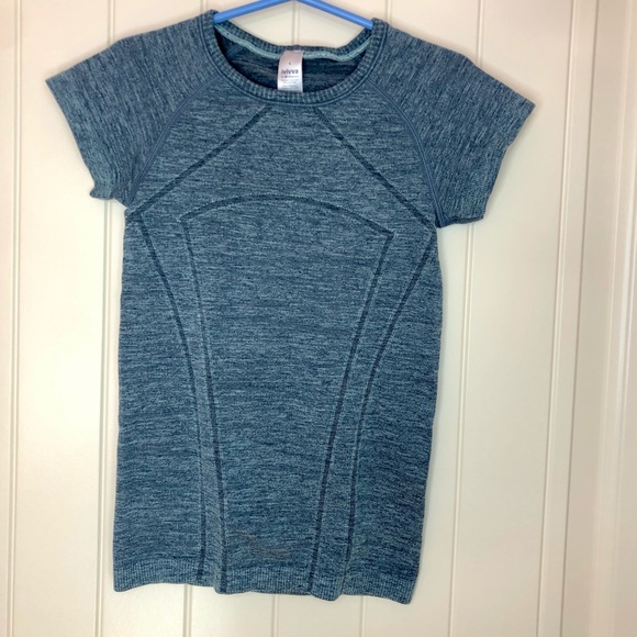 Ivivva by lululemon, technical tshirt - Picture 1 of 4